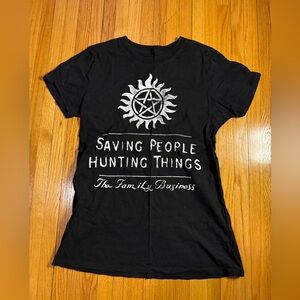 Supernatural “The Family Business” Graphic Tee Size Large